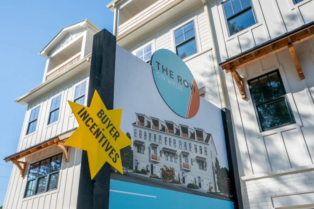 3 bedroom, 5 bathroom, 1,689 sq ft townhouse sold at 1190 Wylie Street 1, Atlanta, GA 30316