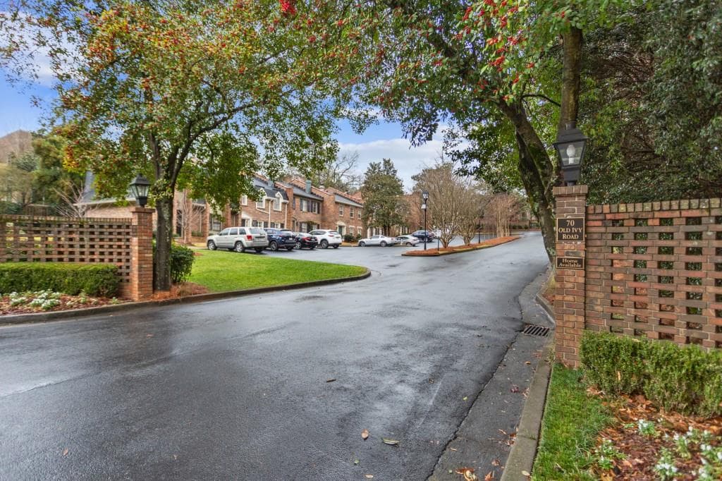2 bedroom, 3 bathroom, 1,612 sq ft townhouse sold at 70 Old Ivy Road 41, Atlanta, GA 30342