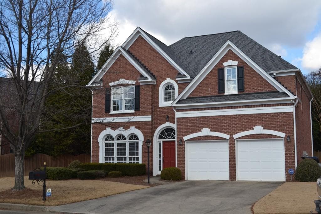 4 bedroom, 4 bathroom, 2,615 sq ft single family residence sold at 2746 Vinings Oak Drive, Atlanta, GA 30339