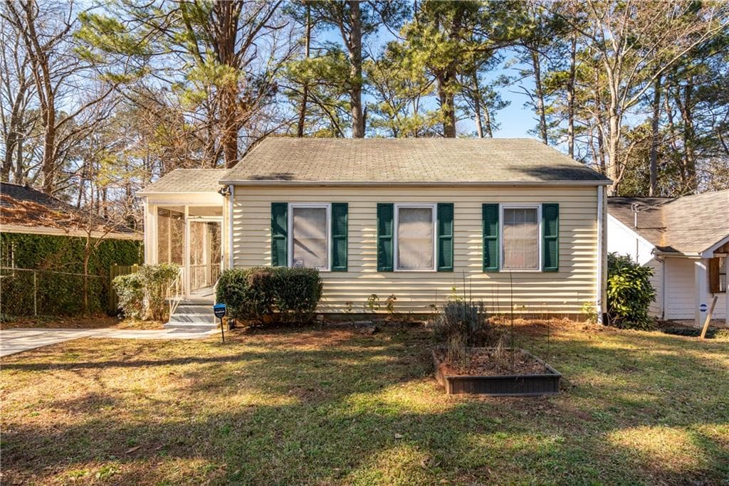 2 bedroom, 1 bathroom, 702 sq ft single family residence sold at 575 QUILLIAN Avenue, Decatur, GA 30032