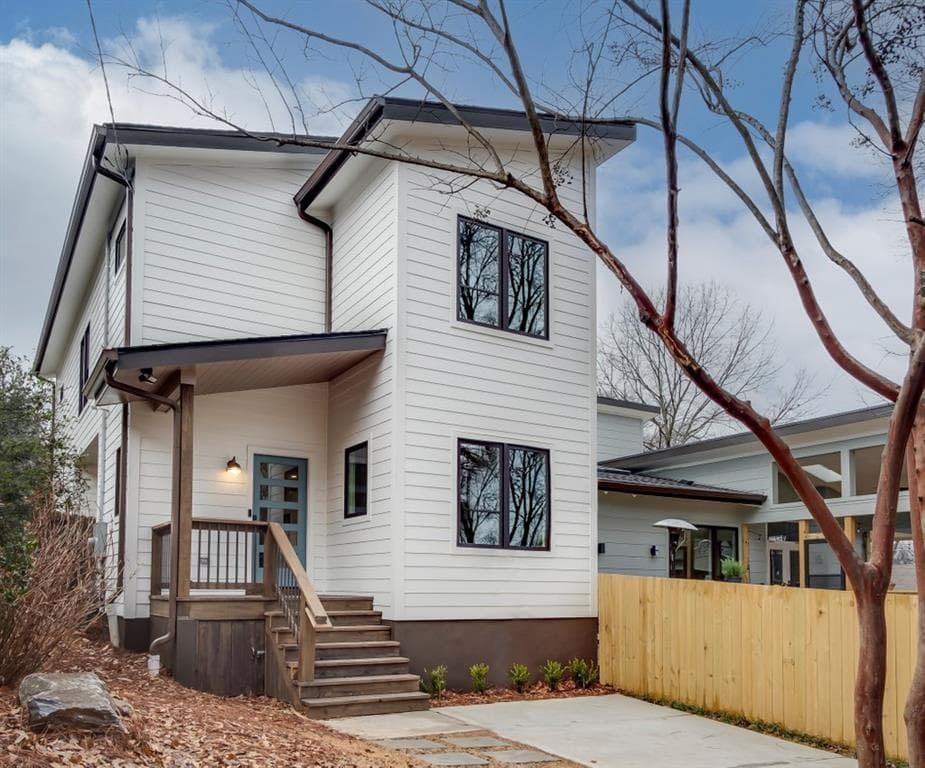 3 bedroom, 3 bathroom, 2,050 sq ft townhouse sold at 961 Cummings Street B, Atlanta, GA 30316