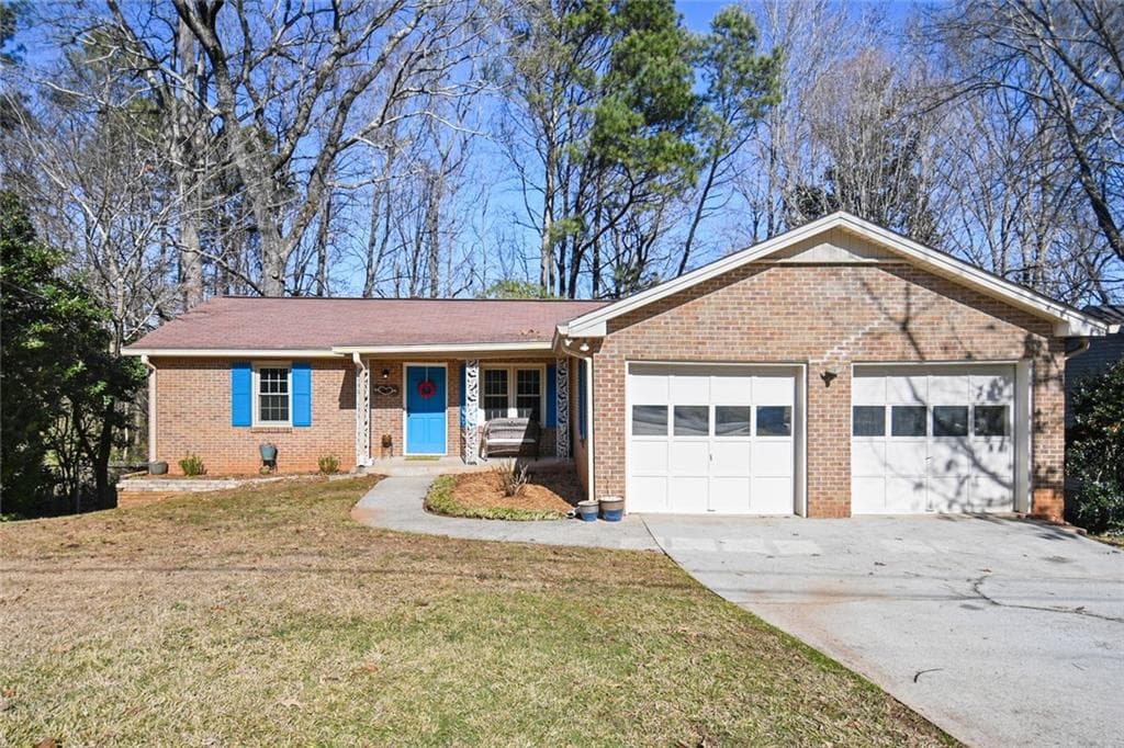 3 bedroom, 2 bathroom, 1,275 sq ft single family residence sold at 4208 Duesenberg Drive, Tucker, GA 30084