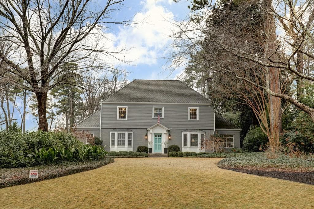 3 bedroom, 4 bathroom, 2,227 sq ft single family residence sold at 646 Old Ivy Road, Atlanta, GA 30342