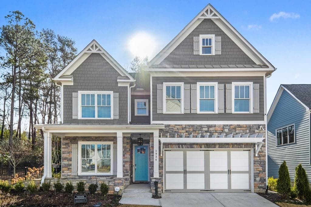 6 bedroom, 5 bathroom, 3,426 sq ft single family residence sold at 1924 Macarthur Boulevard, Atlanta, GA 30318