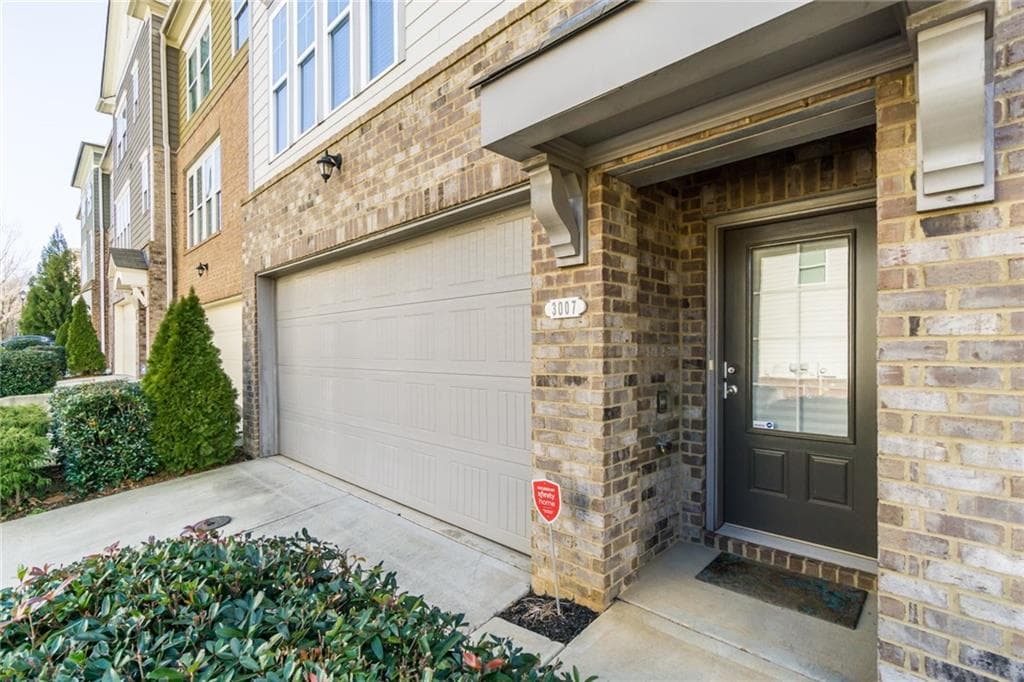 3 bedroom, 4 bathroom, 2,495 sq ft townhouse sold at 3007 Eltham Place, Decatur, GA 30033