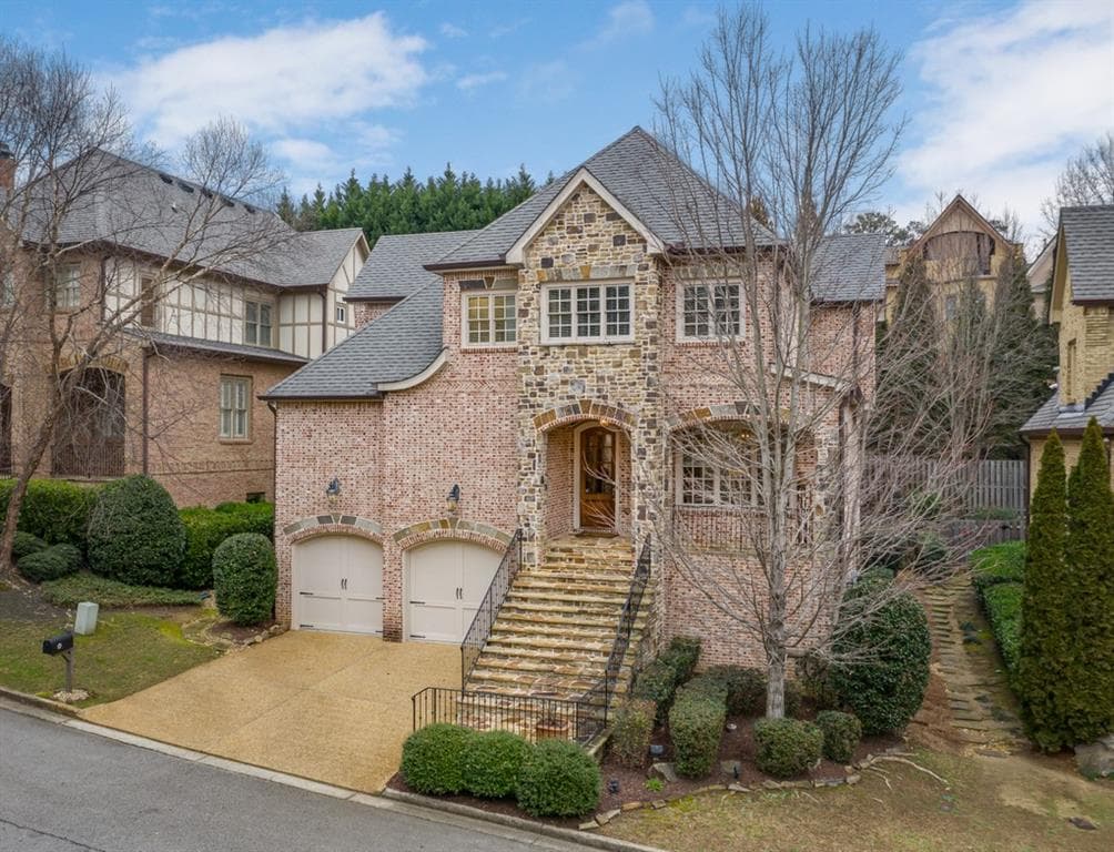 5 bedroom, 4 bathroom, 5,482 sq ft single family residence sold at 1773 Buckhead Valley Lane, Atlanta, GA 30324