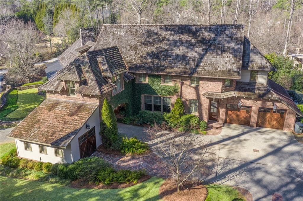 6 bedroom, 9 bathroom, 8,200 sq ft single family residence sold at 5549 Long Island Drive, Atlanta, GA 30327