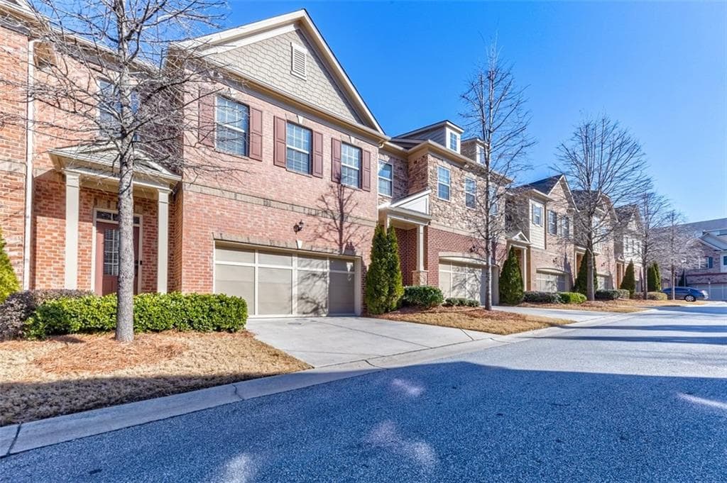 3 bedroom, 4 bathroom, 2,572 sq ft townhouse sold at 838 Northam Lane, Atlanta, GA 30342