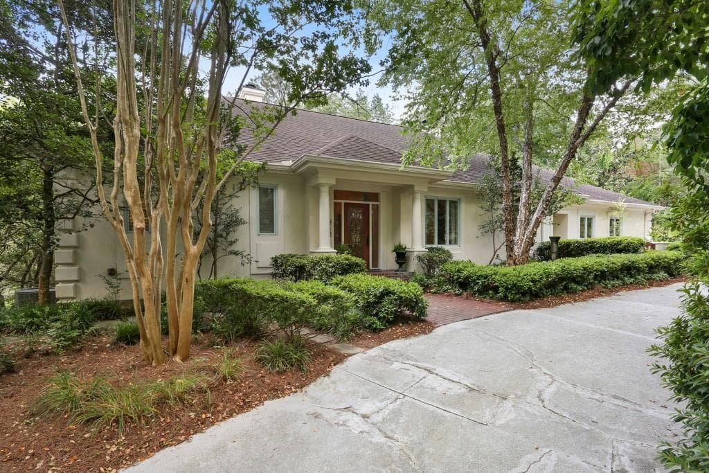 4 bedroom, 5 bathroom, 4,402 sq ft single family residence sold at 4062 Keswick Drive, Atlanta, GA 30339
