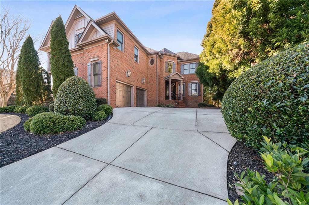 5 bedroom, 6 bathroom, 4,938 sq ft single family residence sold at 784 Stratford Court, Sandy Springs, GA 30350