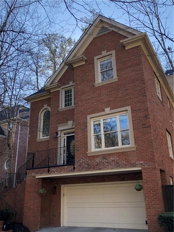4 bedroom, 3 bathroom, 2,641 sq ft single family residence sold at 1482 Sylvan Circle, Brookhaven, GA 30319