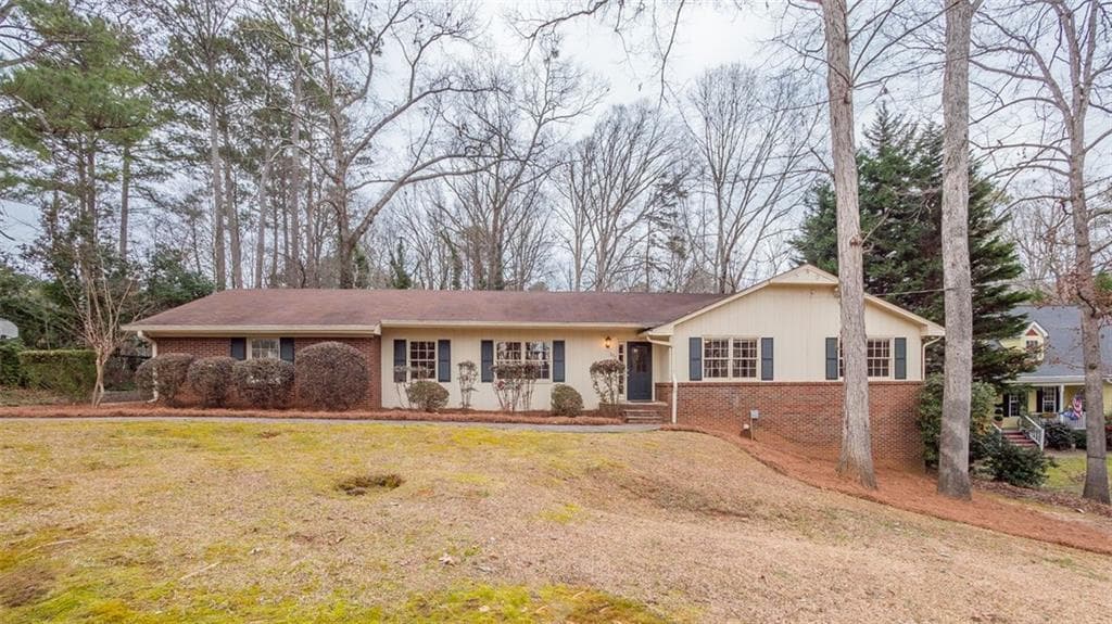 3 bedroom, 2 bathroom, 1,646 sq ft single family residence sold at 172 Laurelwood Lane, Alpharetta, GA 30009