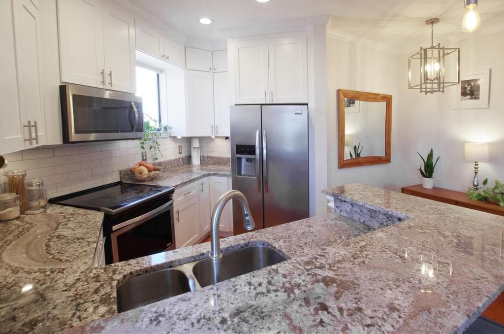2 bedroom, 2 bathroom, 1,050 sq ft condominium sold at 821 Ralph McGill Boulevard 2315, Atlanta, GA 30306 — photo 1 of 1