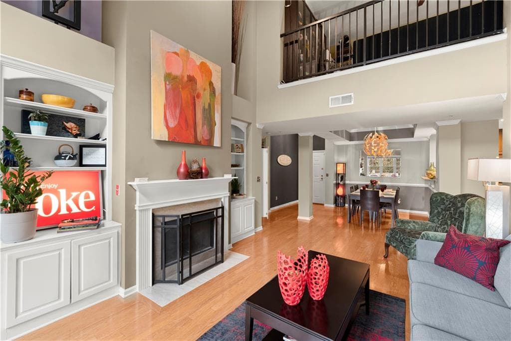 3 bedroom, 2 bathroom, 1,548 sq ft condominium sold at 424 Lindbergh Drive 308, Atlanta, GA 30305