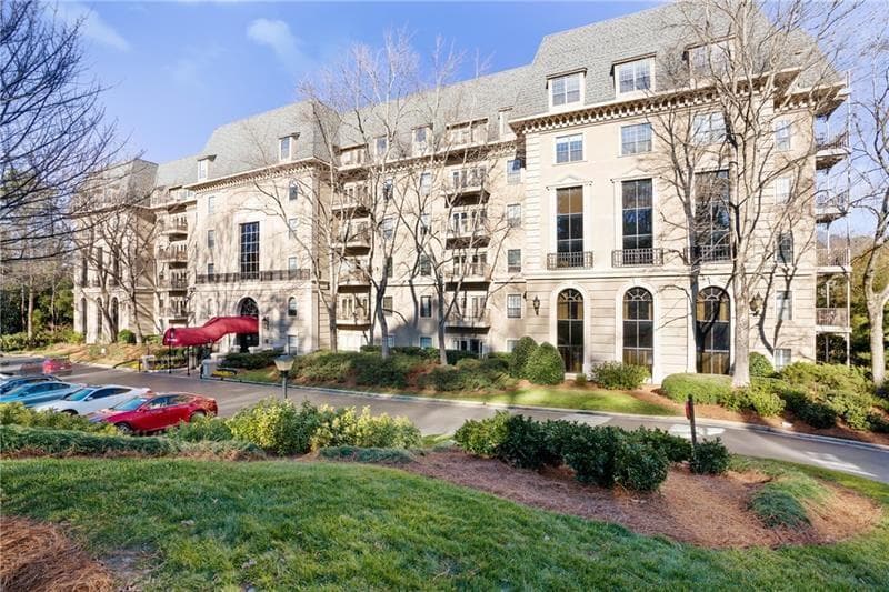 2 bedroom, 2 bathroom, 1,274 sq ft condominium sold at 2865 Lenox Road 602, Atlanta, GA 30324