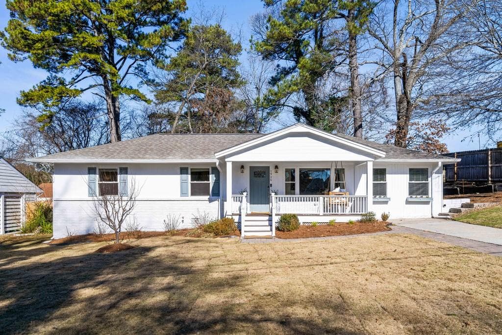 3 bedroom, 2 bathroom, 1,392 sq ft single family residence sold at 1926 Canmont Drive, Brookhaven, GA 30319