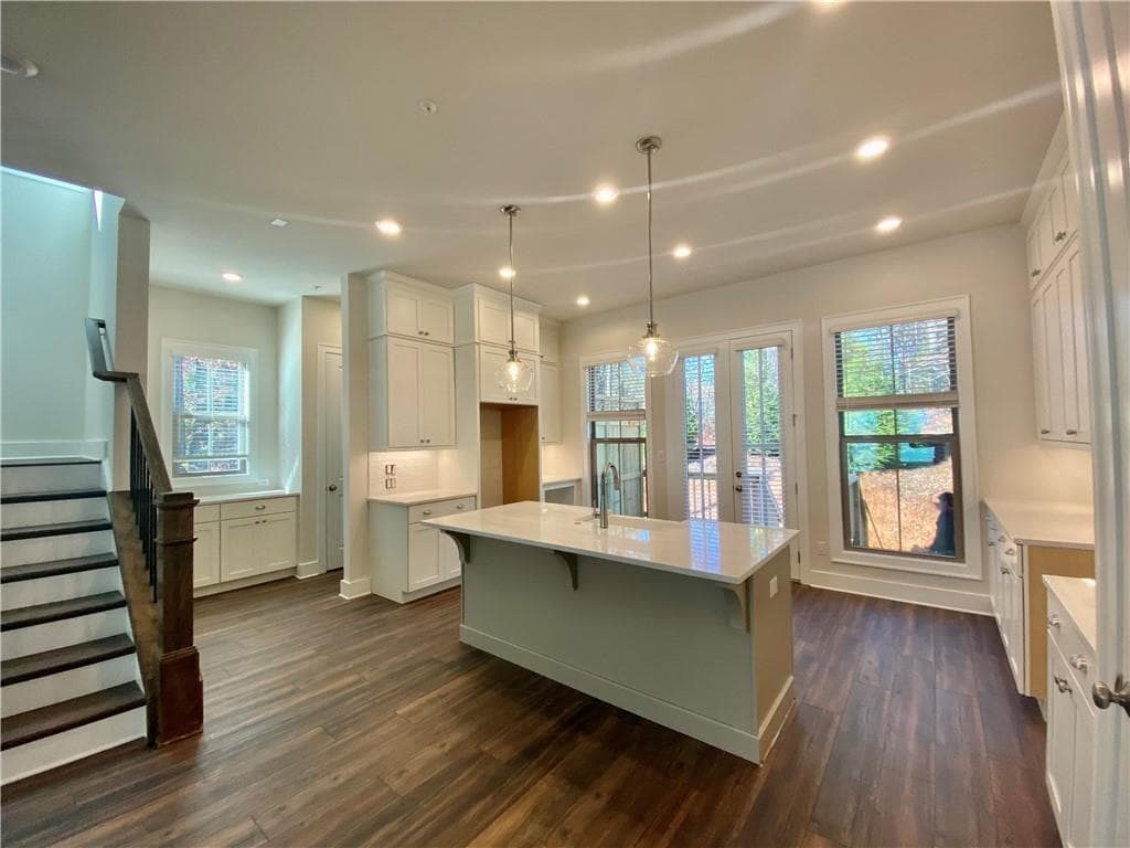 4 bedroom, 4 bathroom, 2,448 sq ft townhouse sold at 421 Bishop Lane 23, Woodstock, GA 30188