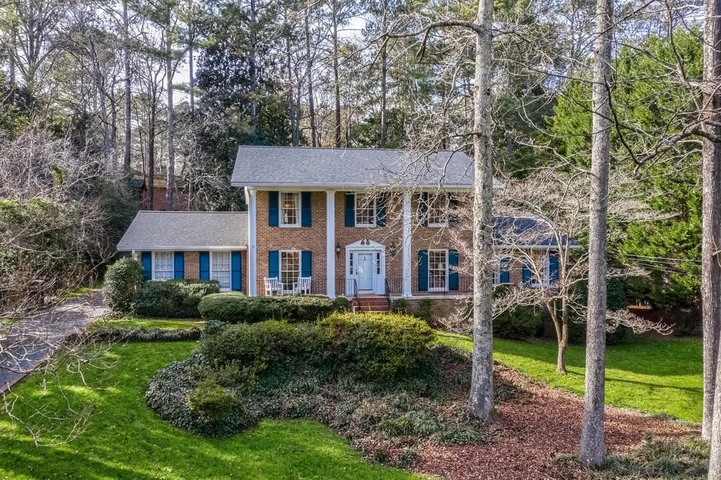 6200 River Shore Parkway, Sandy Springs, GA 30328 — most recent listing photo