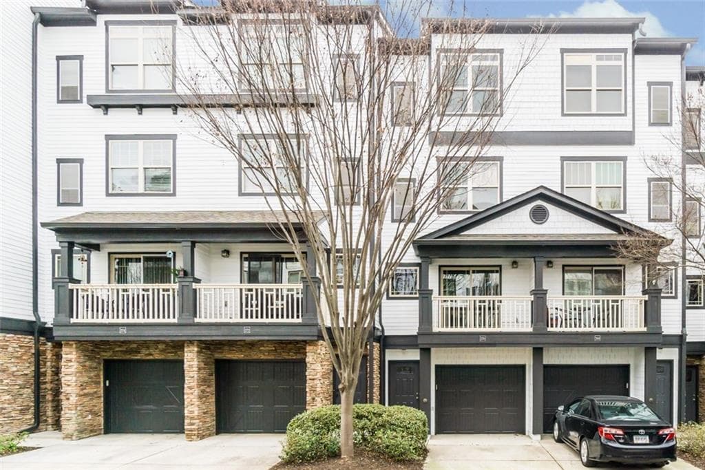 2 bedroom, 3 bathroom, 1,239 sq ft condominium sold at 221 Semel Circle 270, Atlanta, GA 30309