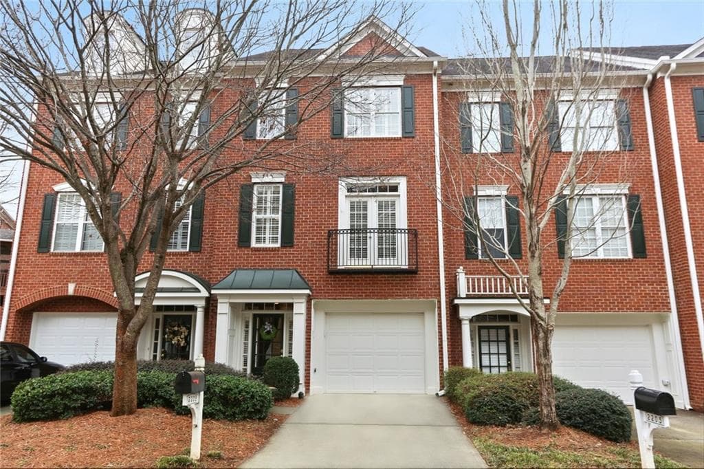 3 bedroom, 4 bathroom, 2,575 sq ft townhouse sold at 2203 Waters Edge Trail, Roswell, GA 30075