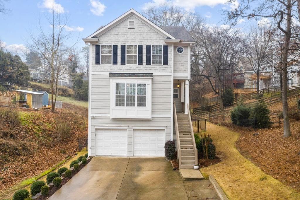 4 bedroom, 4 bathroom, 2,425 sq ft single family residence sold at 1811 William Place, Atlanta, GA 30318