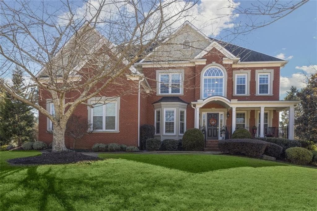 6 bedroom, 5 bathroom, 4,563 sq ft single family residence sold at 585 Wynfield Estates Court, Roswell, GA 30075