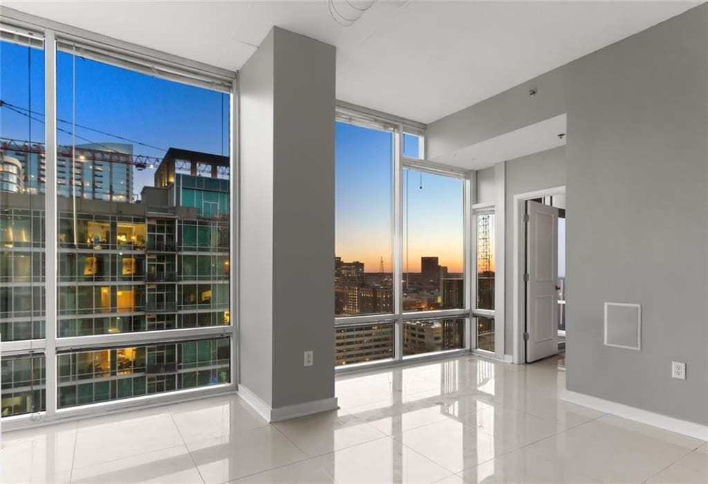 2 bedroom, 2 bathroom, 1,260 sq ft condominium sold at 943 Peachtree Street 1906, Atlanta, GA 30309