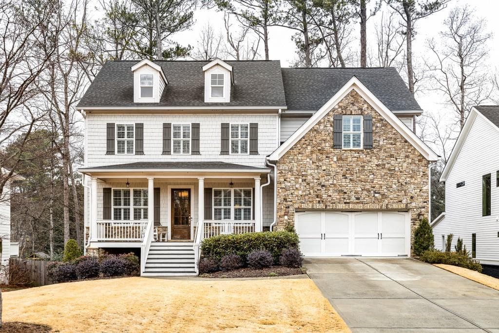 6 bedroom, 5 bathroom, 4,100 sq ft single family residence sold at 1596 Fearn Circle, Brookhaven, GA 30319