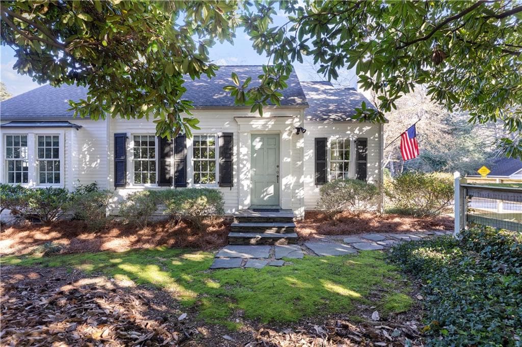 3 bedroom, 2 bathroom, 1,650 sq ft single family residence sold at 391 Collier Road, Atlanta, GA 30309