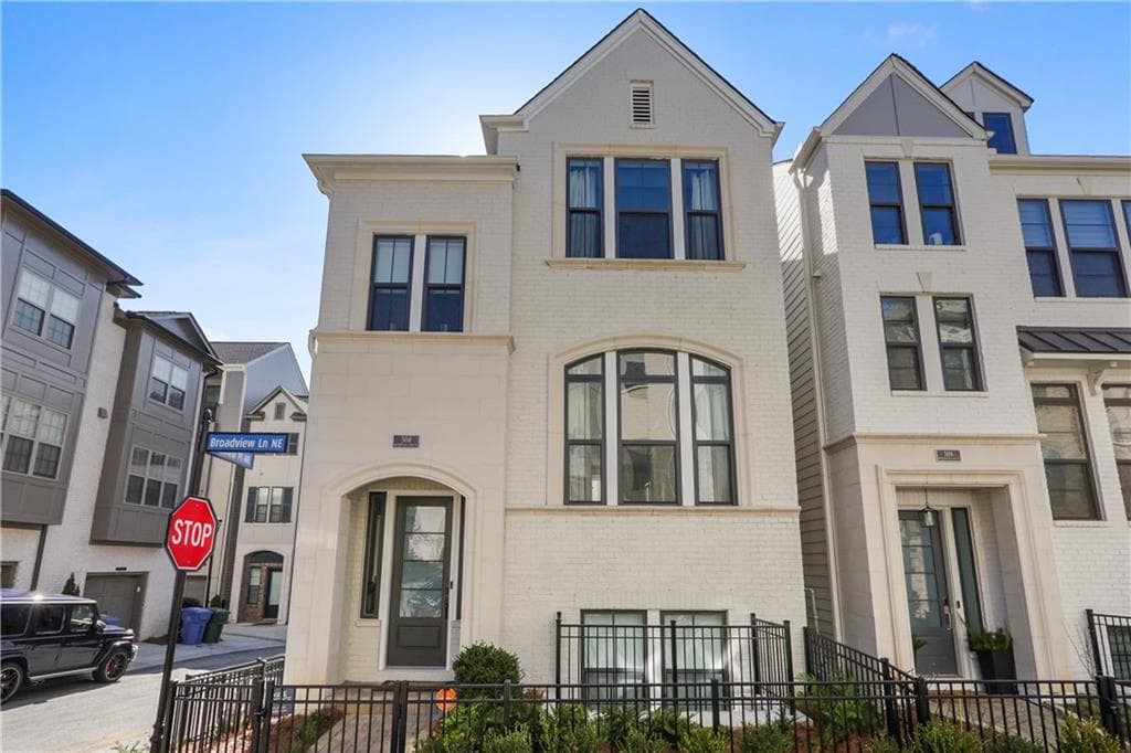 3 bedroom, 4 bathroom, 2,077 sq ft single family residence sold at 504 Broadview Lane, Atlanta, GA 30324