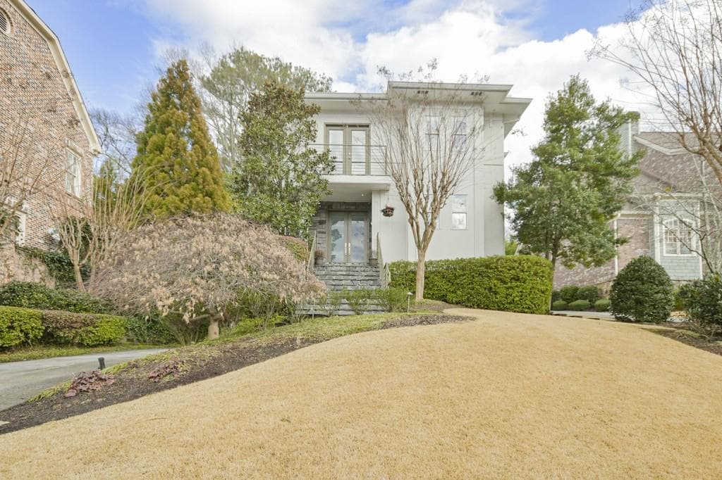 6 bedroom, 4 bathroom, 3,424 sq ft single family residence sold at 2249 Matthews Street, Brookhaven, GA 30319