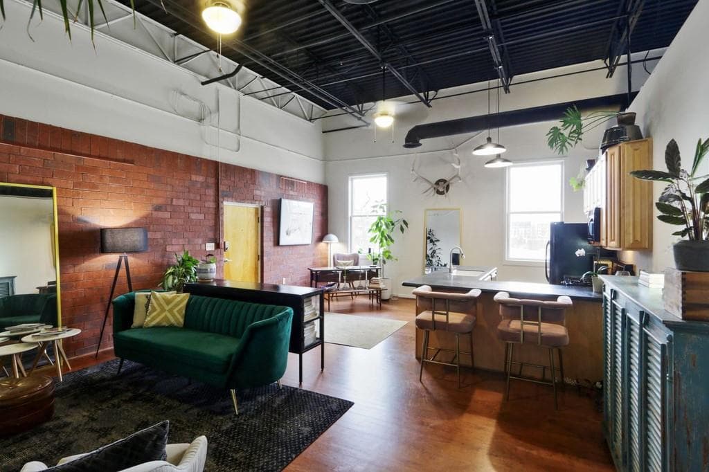 2 bedroom, 2 bathroom, 1,260 sq ft condominium sold at 5097 Peachtree Road, Atlanta, GA 30341