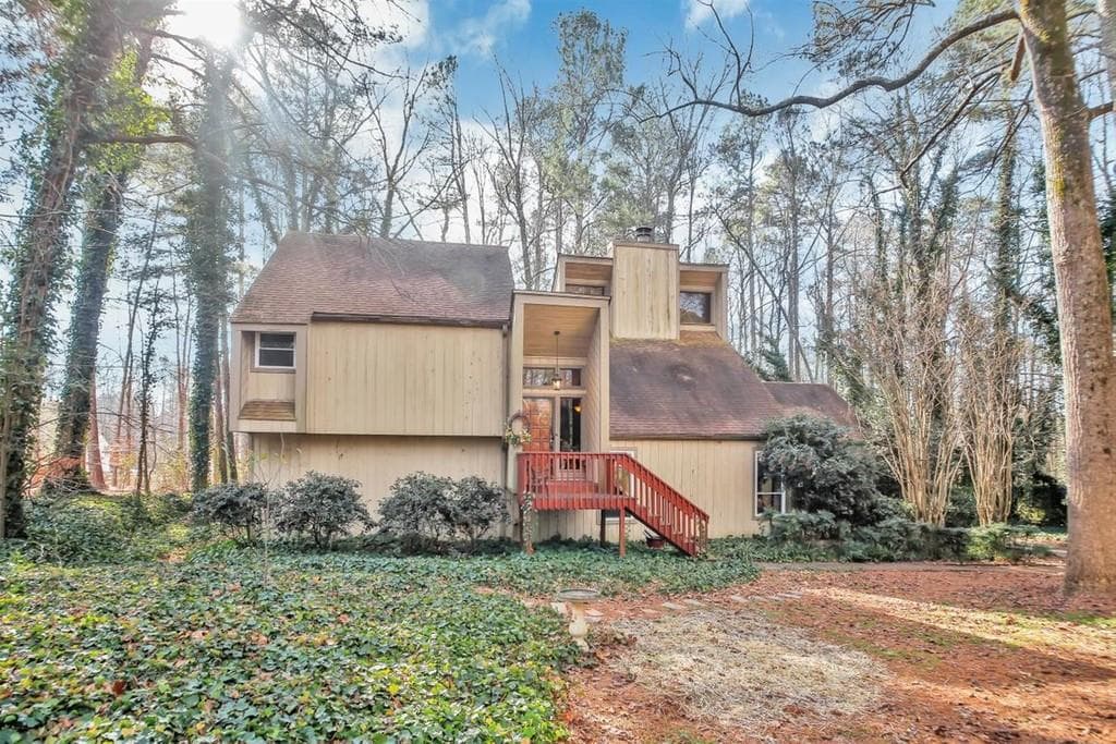 4 bedroom, 3 bathroom, 2,911 sq ft single family residence sold at 255 Hollyberry Lane, Roswell, GA 30076
