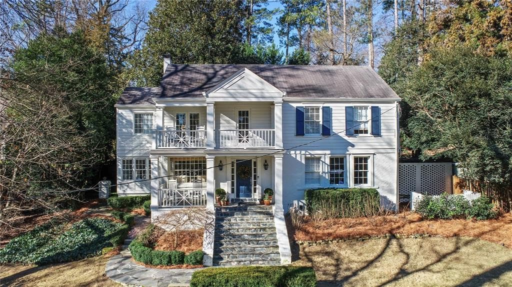 4 bedroom, 3 bathroom, 2,564 sq ft single family residence sold at 1970 Walthall Drive, Atlanta, GA 30318