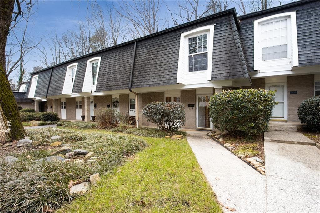 5430 Chemin De Vie, Sandy Springs, GA 30342 — most recent listing photo