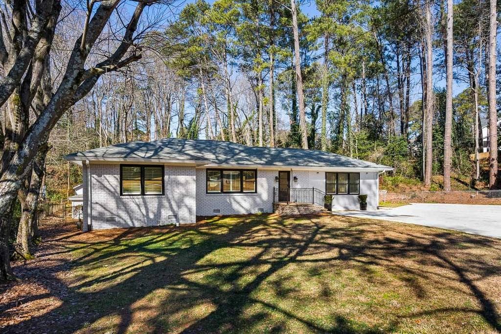 3 bedroom, 2 bathroom, 1,689 sq ft single family residence sold at 2144 Melante Drive, Atlanta, GA 30324
