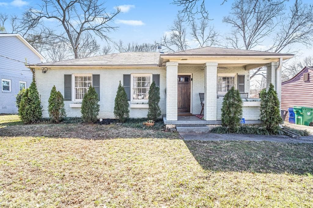 3 bedroom, 2 bathroom, 1,235 sq ft single family residence sold at 2126 Settle Circle, Atlanta, GA 30316