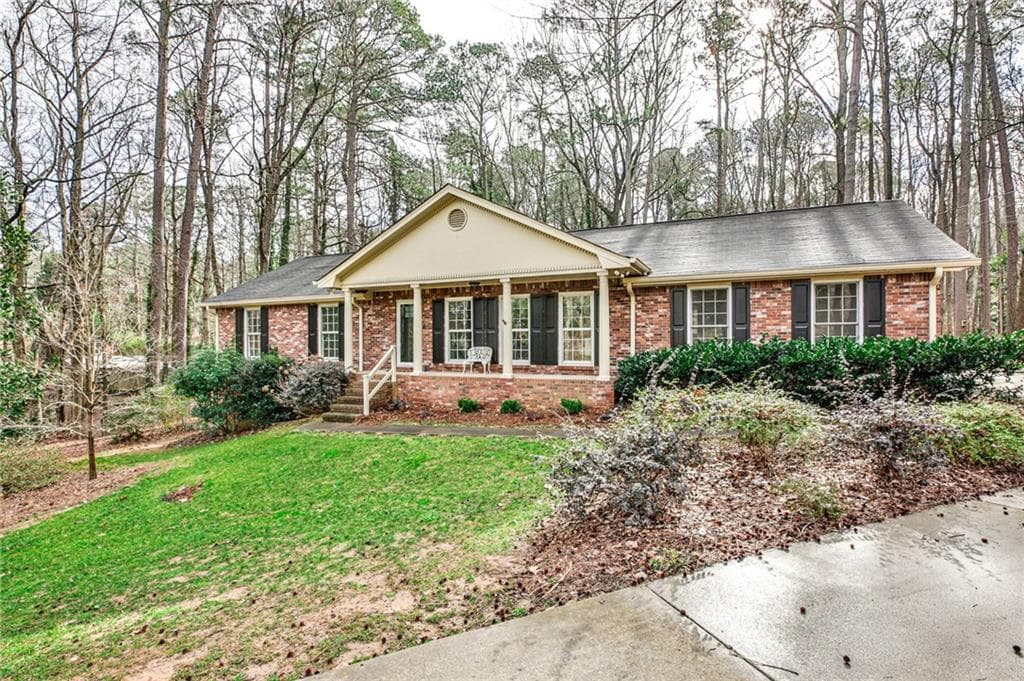 3 bedroom, 3 bathroom, 2,650 sq ft single family residence sold at 2652 Empire Drive, Snellville, GA 30078