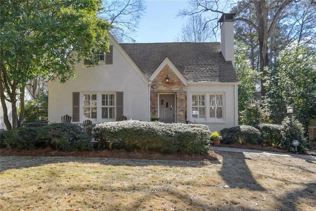 3 bedroom, 2 bathroom single family residence sold at 2859 Elliott Circle, Atlanta, GA 30305