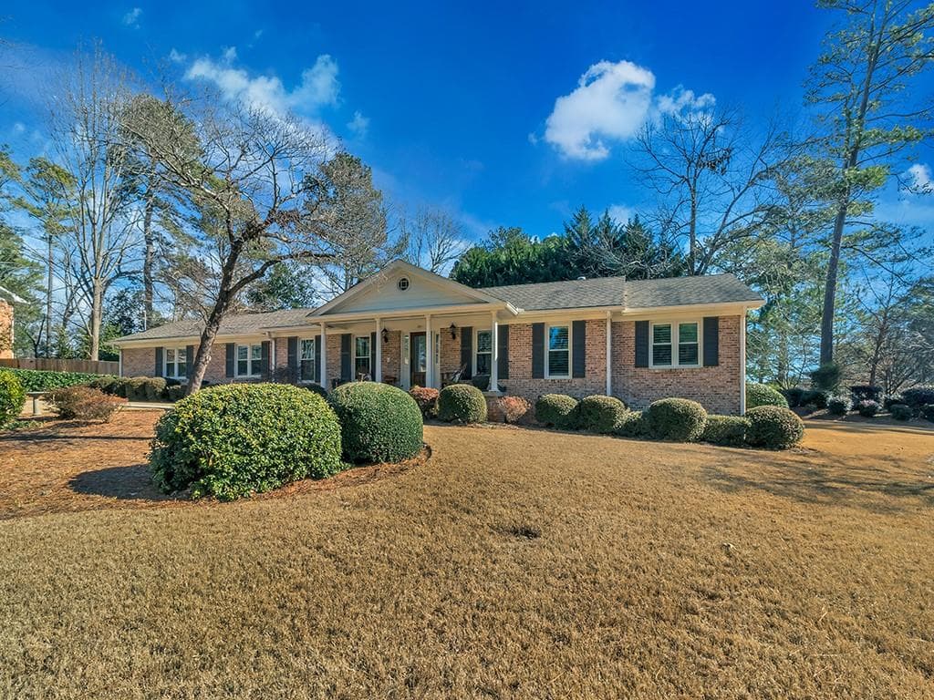 4465 E Kings Point Circle, Dunwoody, GA 30338 — most recent listing photo