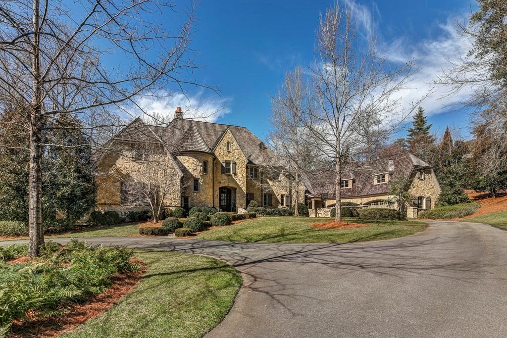 6 bedroom, 9 bathroom, 12,203 sq ft single family residence sold at 1631 W PACES FERRY Road, Atlanta, GA 30327