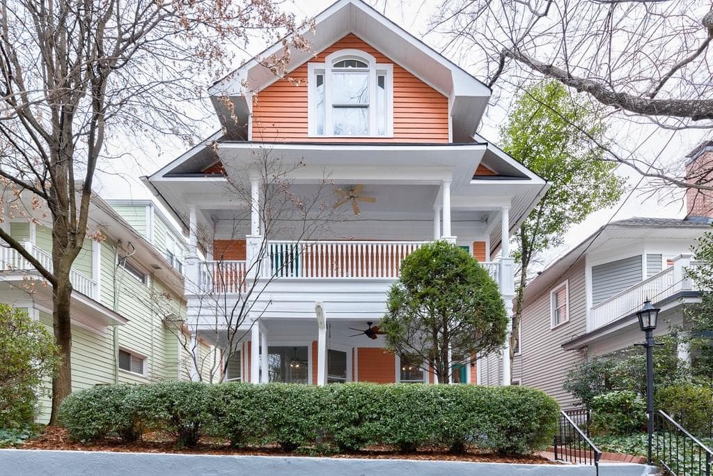 5 bedroom, 4 bathroom, 3,100 sq ft single family residence sold at 986 Myrtle Street, Atlanta, GA 30309