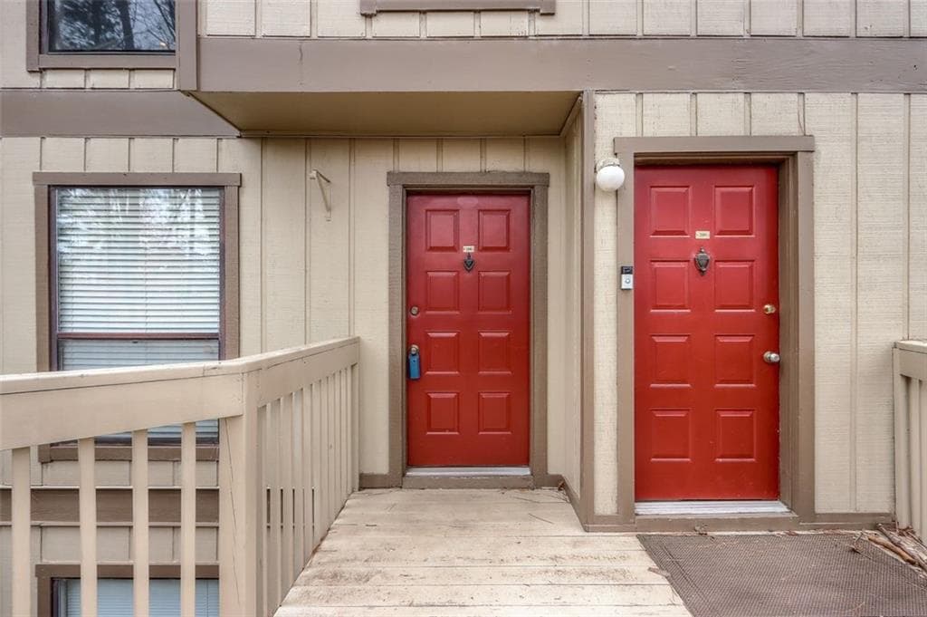 208 Woodcliff Drive, Sandy Springs, GA 30350 — most recent listing photo
