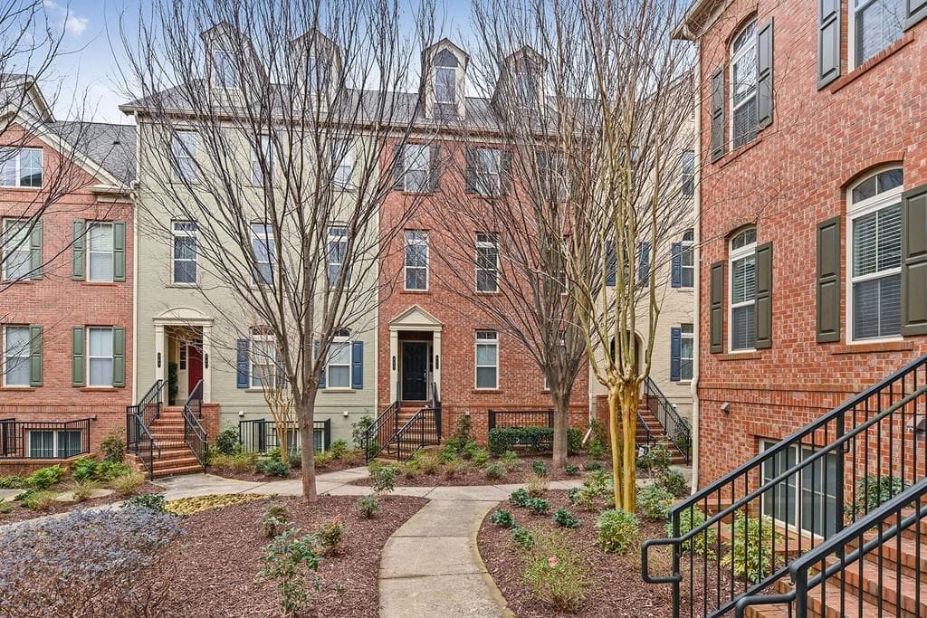 3 bedroom, 3 bathroom, 1,856 sq ft townhouse sold at 853 Perennial Drive, Atlanta, GA 30328
