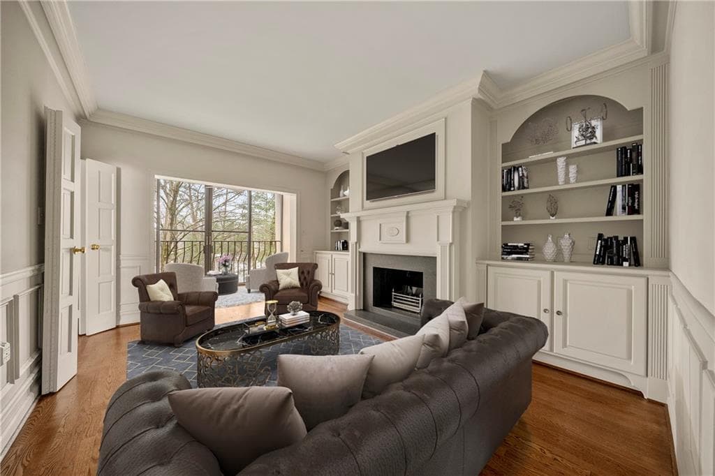 2 bedroom, 3 bathroom, 2,570 sq ft condominium sold at 2771 Peachtree Road 6, Atlanta, GA 30305