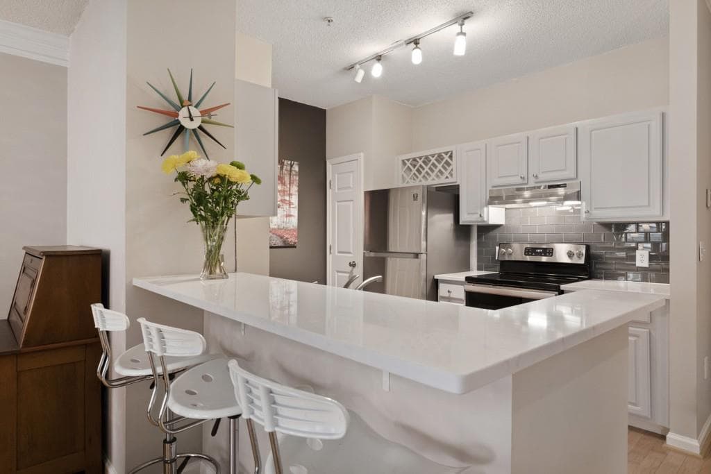 1 bedroom, 1 bathroom, 675 sq ft condominium sold at 955 Juniper Street 2321, Atlanta, GA 30309