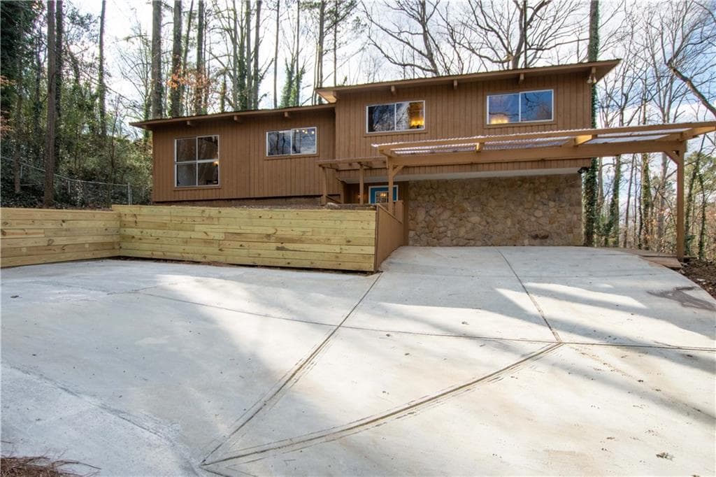 3 bedroom, 2 bathroom, 1,596 sq ft single family residence sold at 3210 Valley Bluff Drive, Atlanta, GA 30340