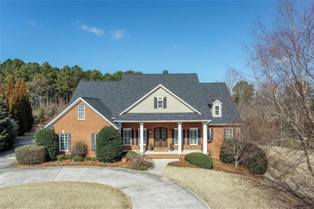 4 bedroom, 5 bathroom single family residence sold at 4537 Montclair Circle, Gainesville, GA 30506