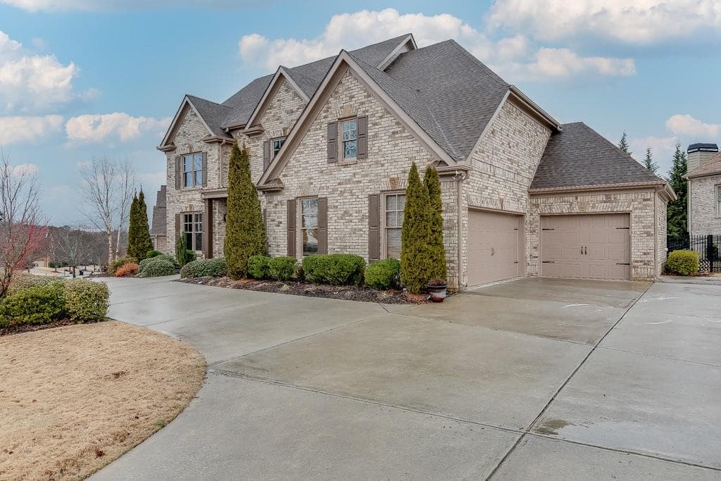 2372 Walkers Glen Lane, Buford, GA 30516 — most recent listing photo
