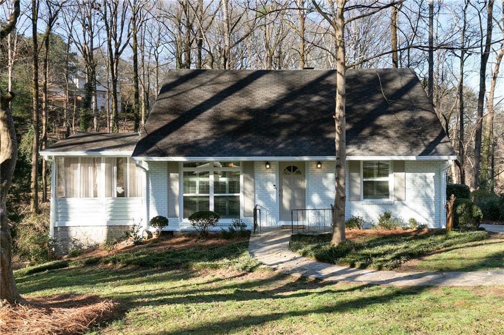 3 bedroom, 3 bathroom, 1,500 sq ft single family residence sold at 2604 Ridgemore Road, Atlanta, GA 30318